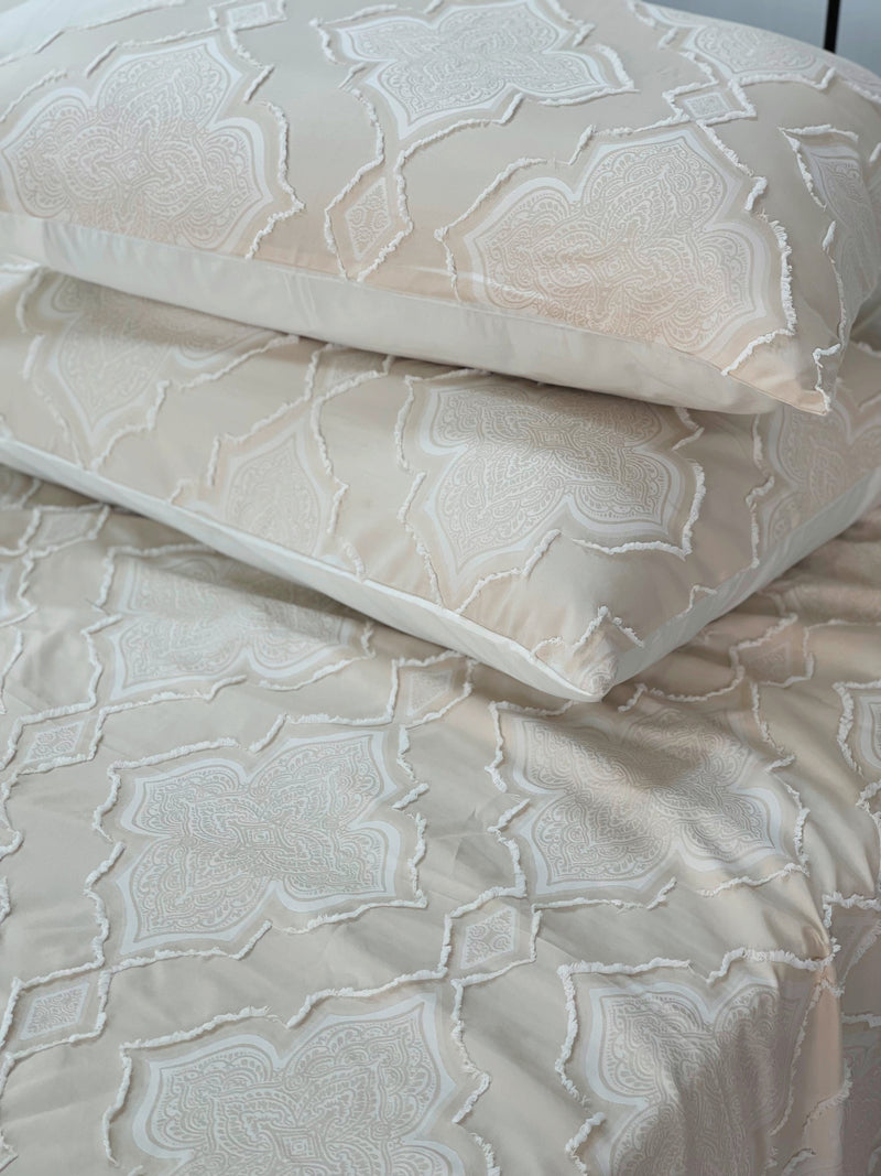 طقم ٤ قطع بارز إيطالي حرير