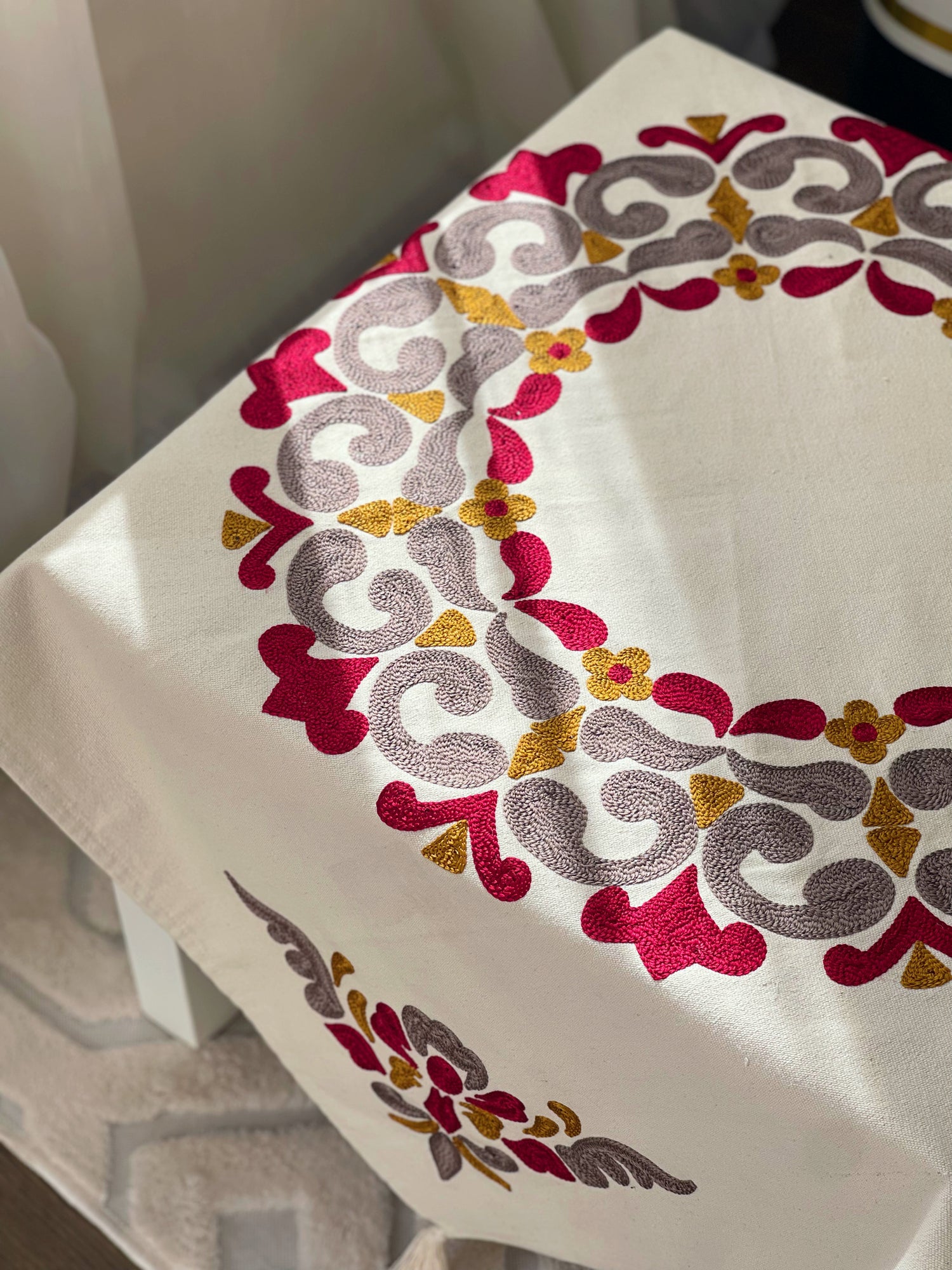 مِفرش تَطرِيز الشبكشي