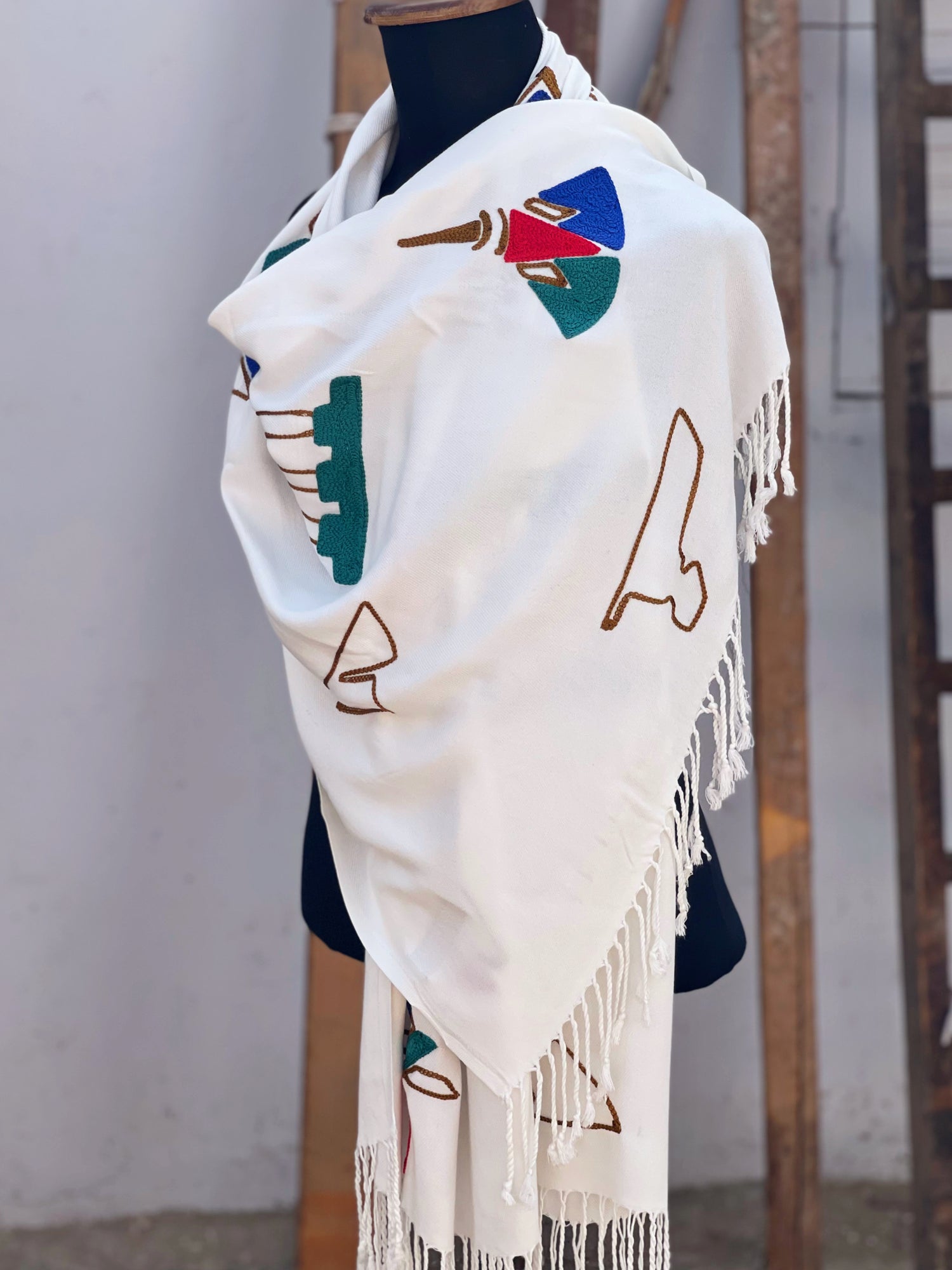 شََال تطريز يدوي