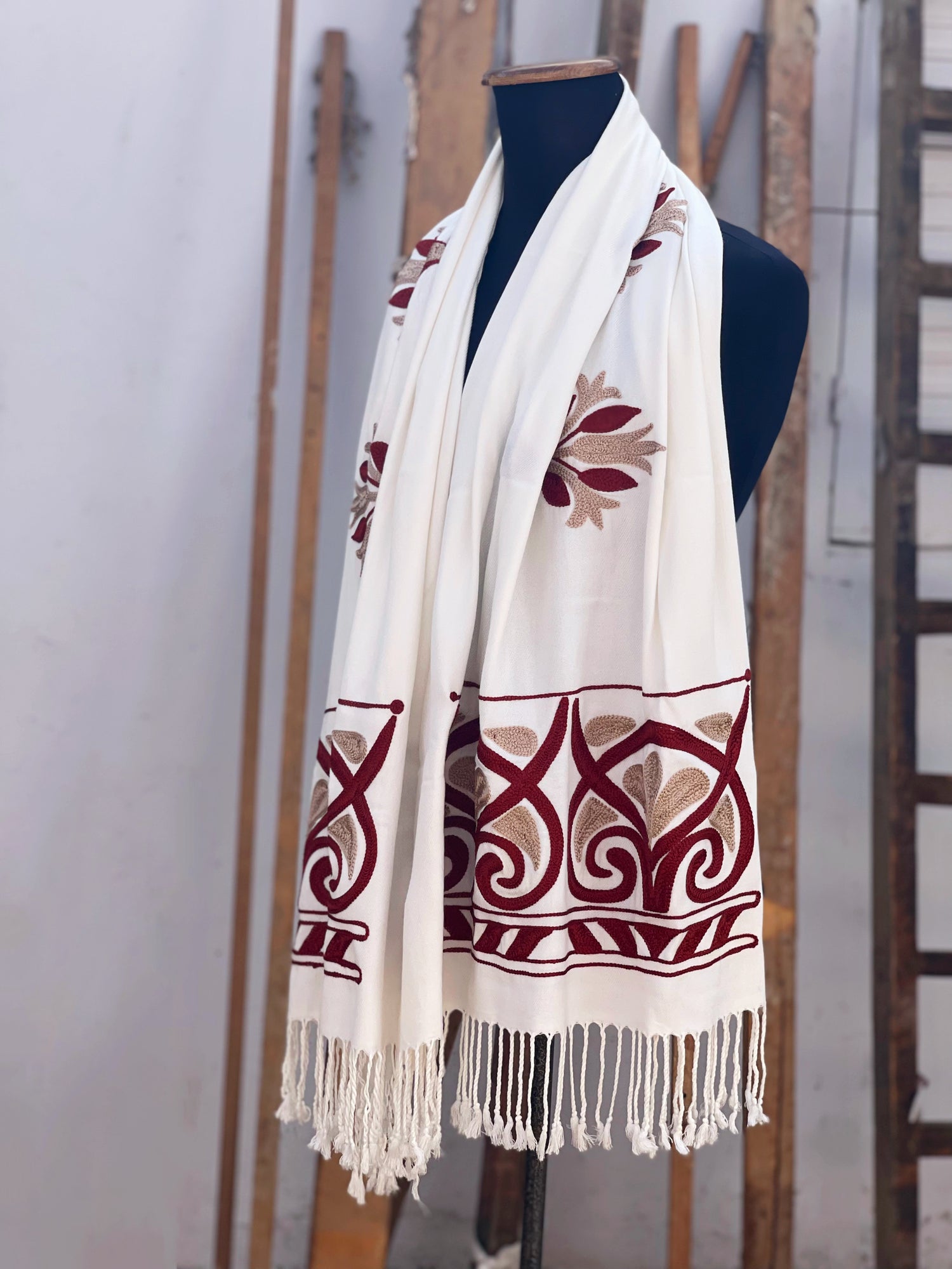 شََال تطريز يدوي