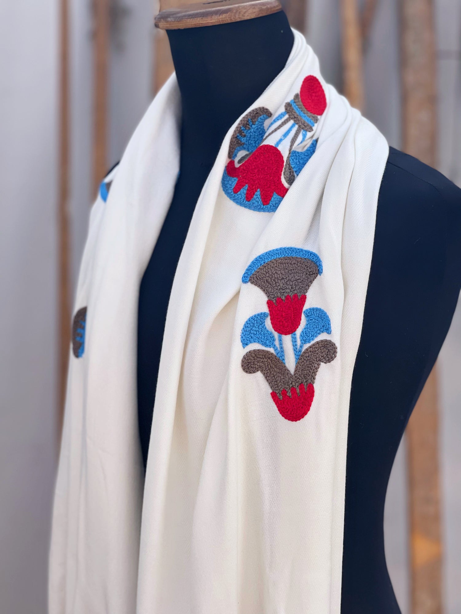 شََال تطريز يدوي