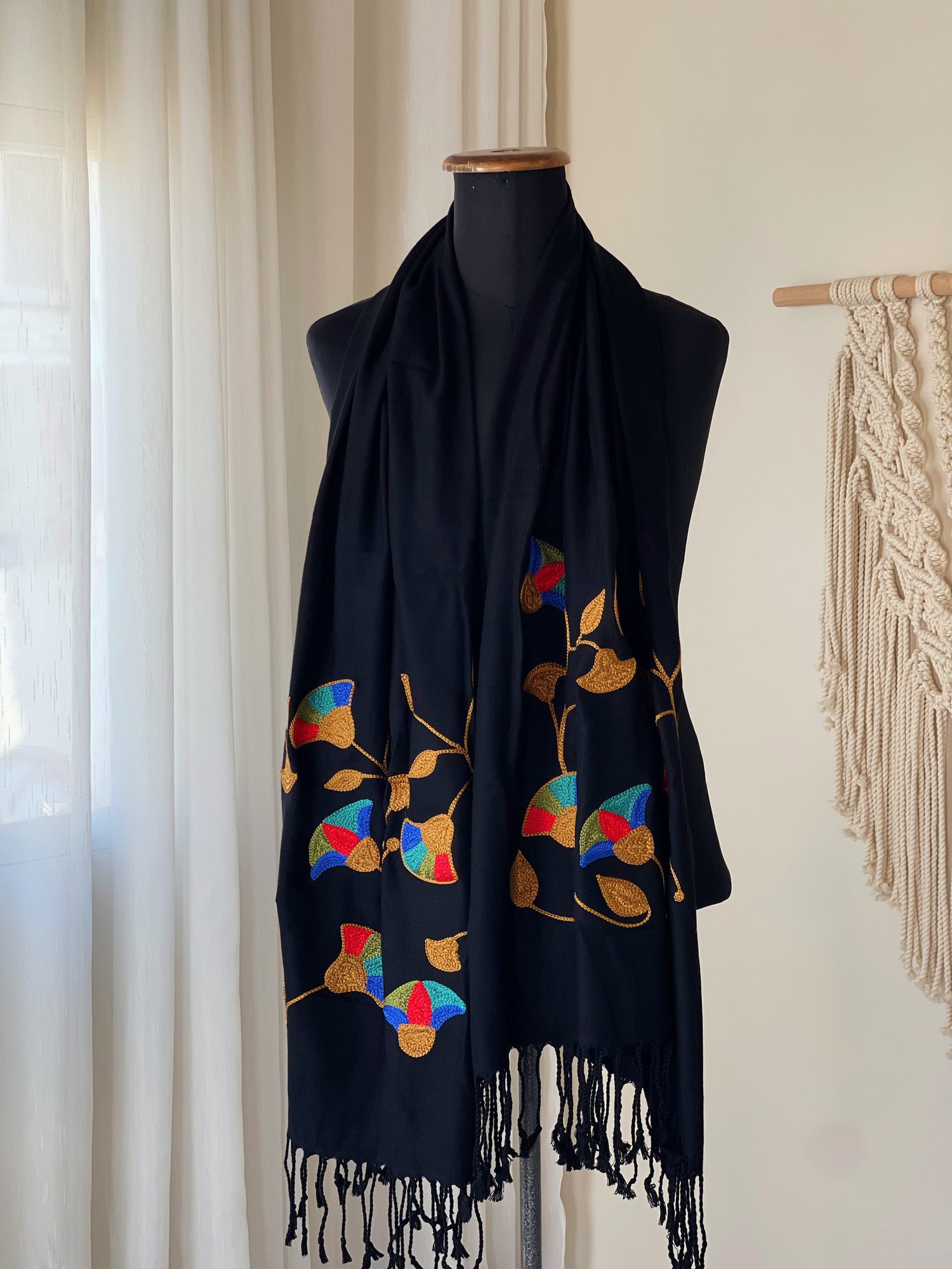 شََال تطريز يدوي