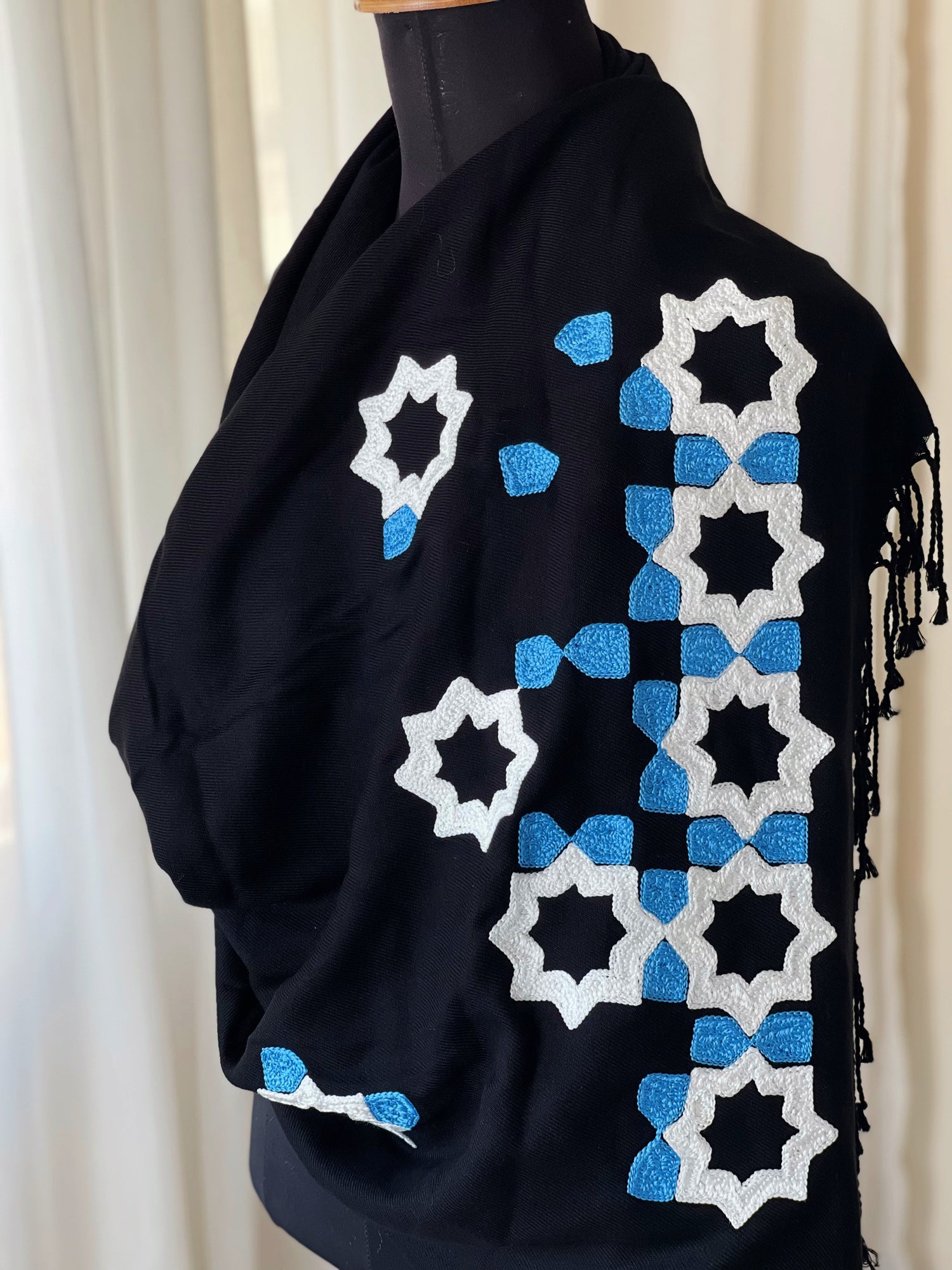 شََال تطريز يدوي