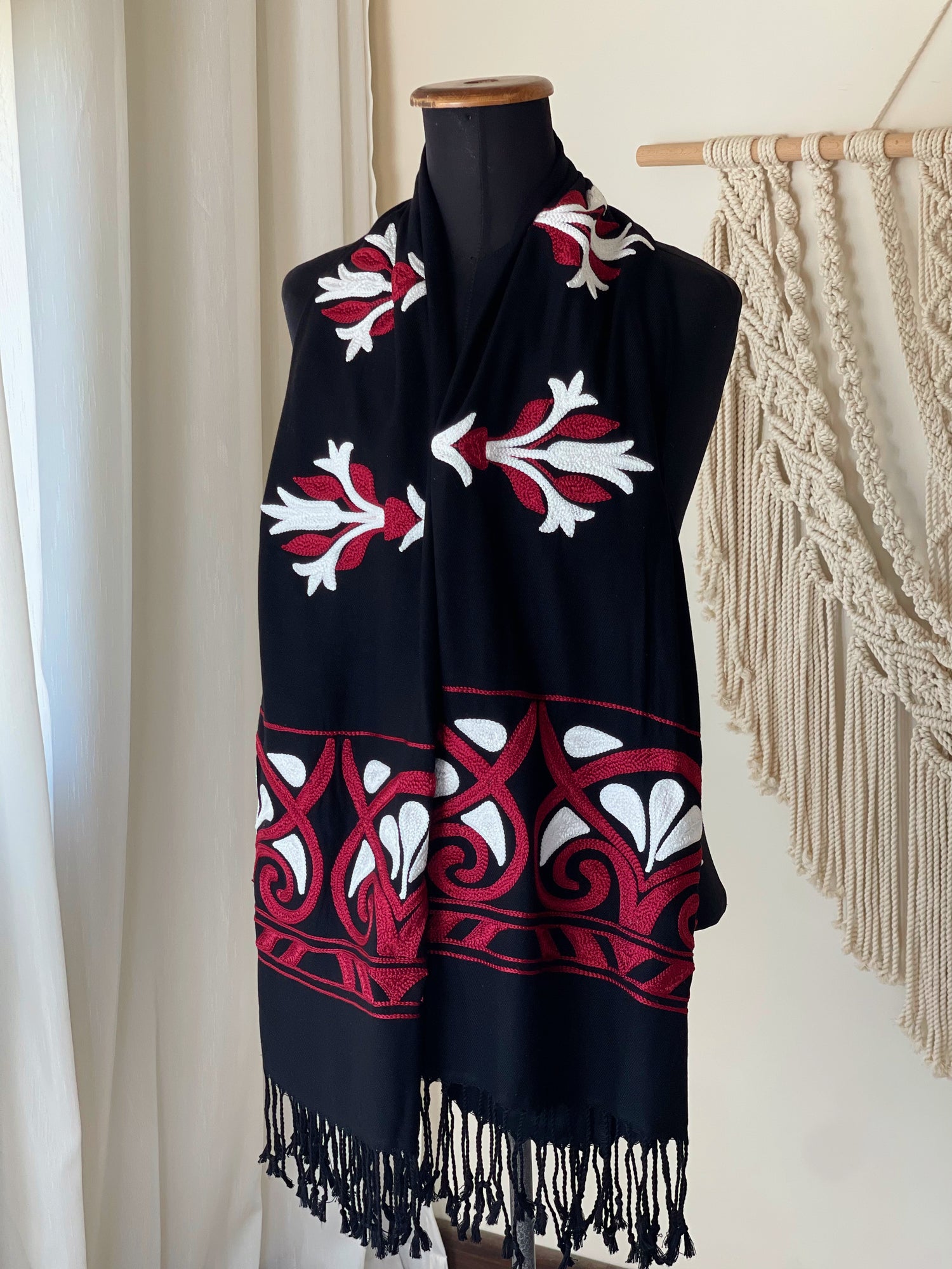 شََال تطريز يدوي