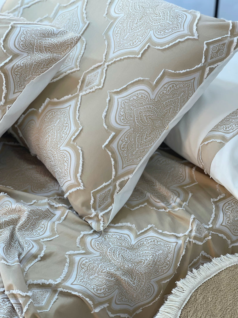 طقم ٤ قطع بارز إيطالي حرير