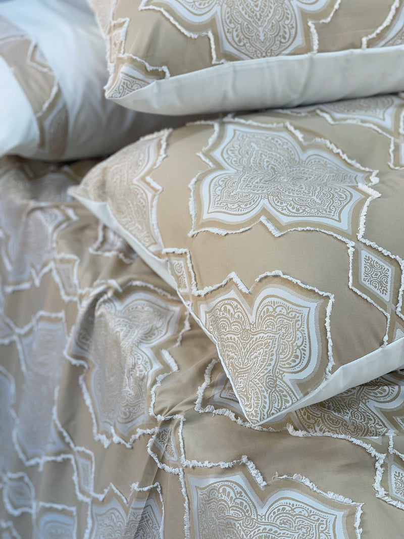 طقم ٤ قطع بارز إيطالي حرير